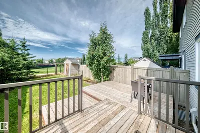 Photo 4 of 16524 135 ST NW