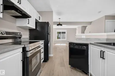 Photo 4 of #22 8304 11 AV SW