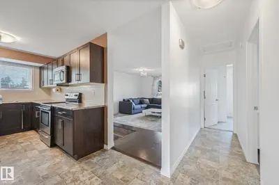 Photo 3 of 3963 57 ST NW