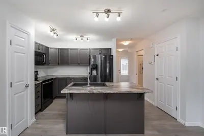 Photo 2 of 2416 WONNACOTT CT SW