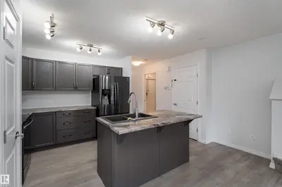 Photo 3 of 2416 WONNACOTT CT SW