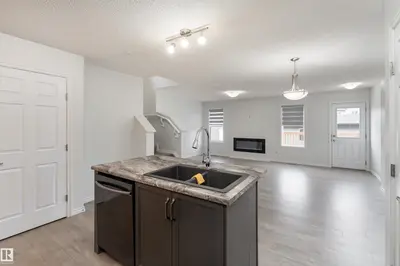 Photo 4 of 2416 WONNACOTT CT SW