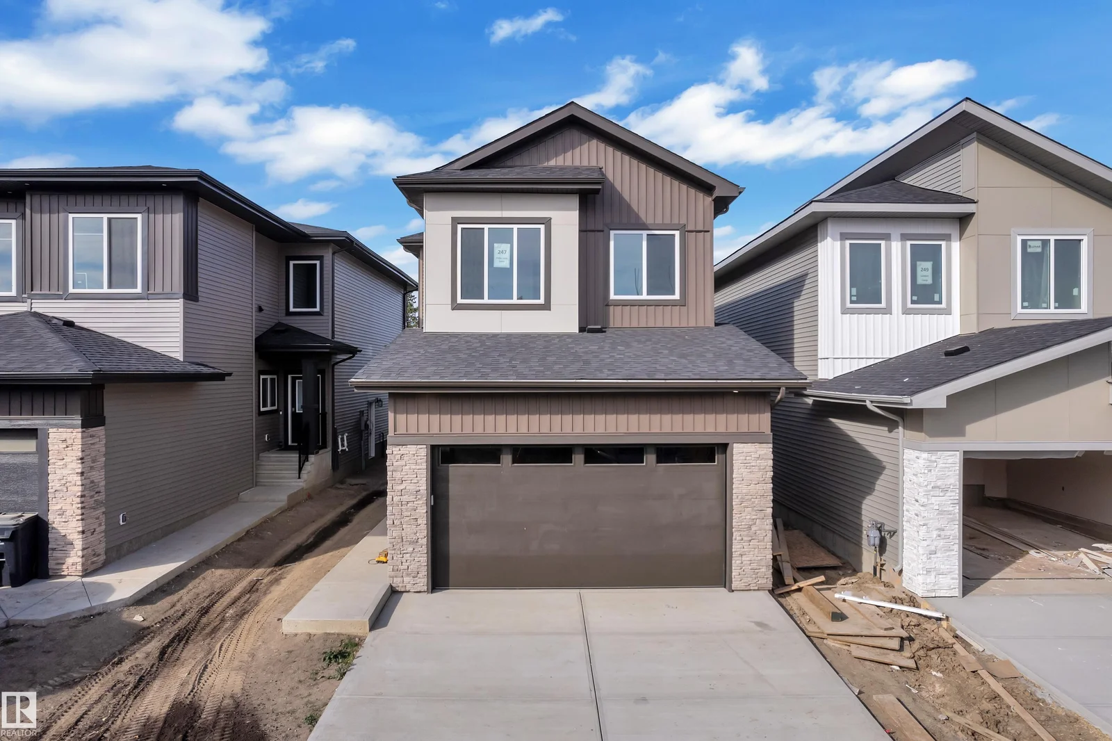 247 Linden LO, Leduc