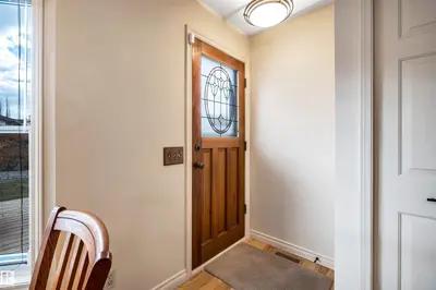 Photo 4 of 17832 93 ST NW