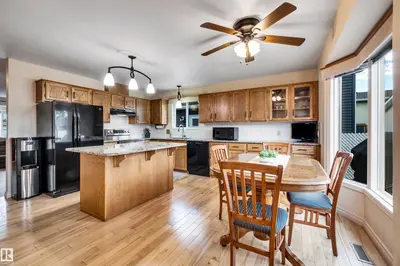 Photo 3 of 17832 93 ST NW