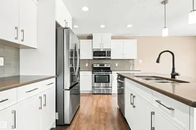 Photo 2 of 3528 CLAXTON CR SW