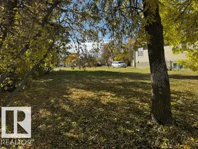 Photo 1 of 4711 51 AV