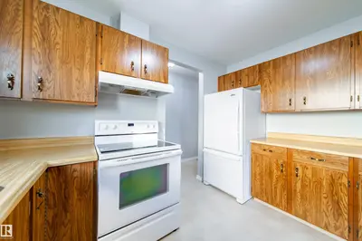 Photo 2 of 3908 41 AV NW