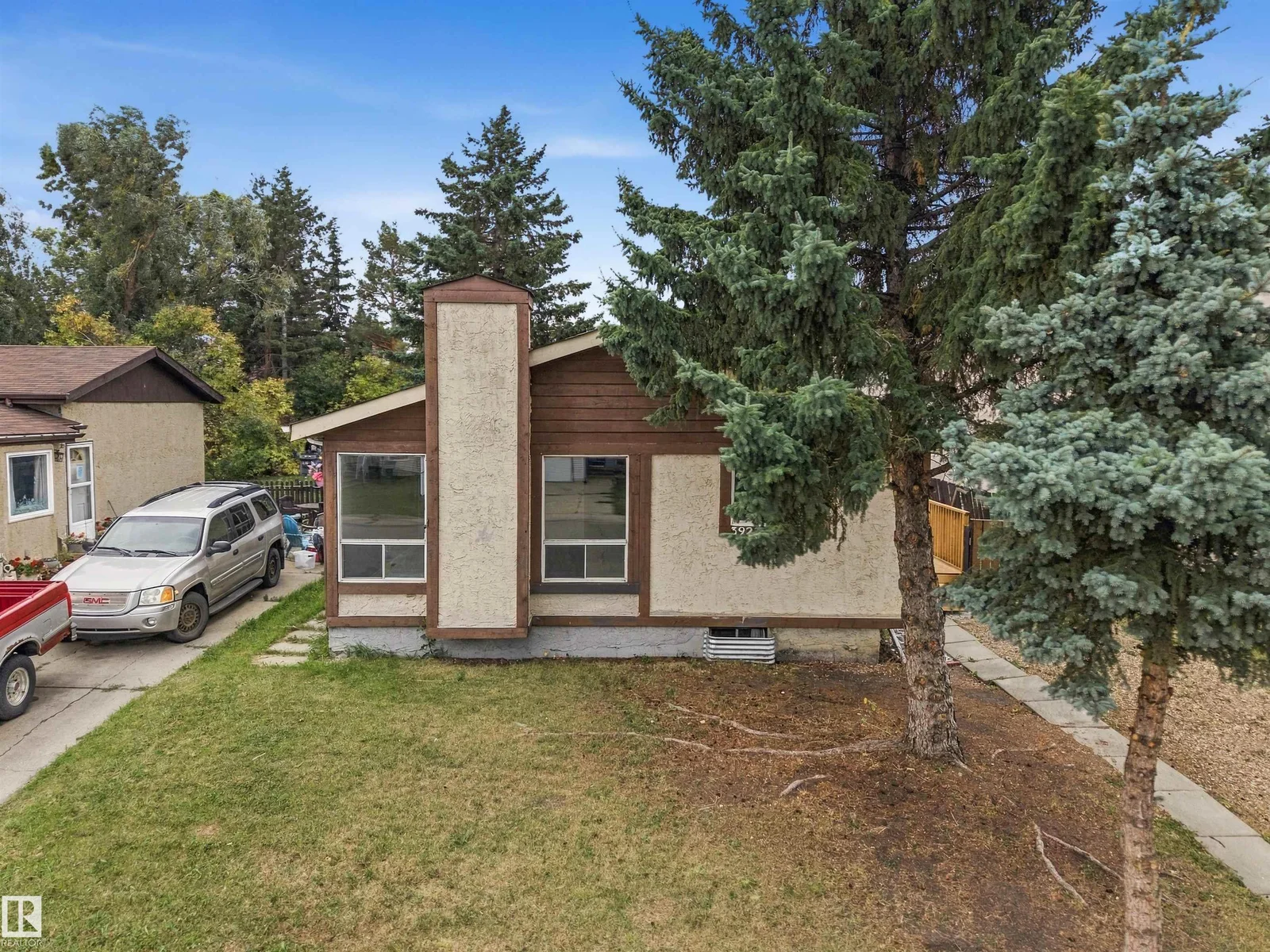 3927 22 AV NW, Edmonton