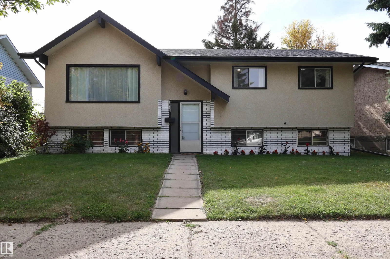 3819 115 AV NW NW, Edmonton