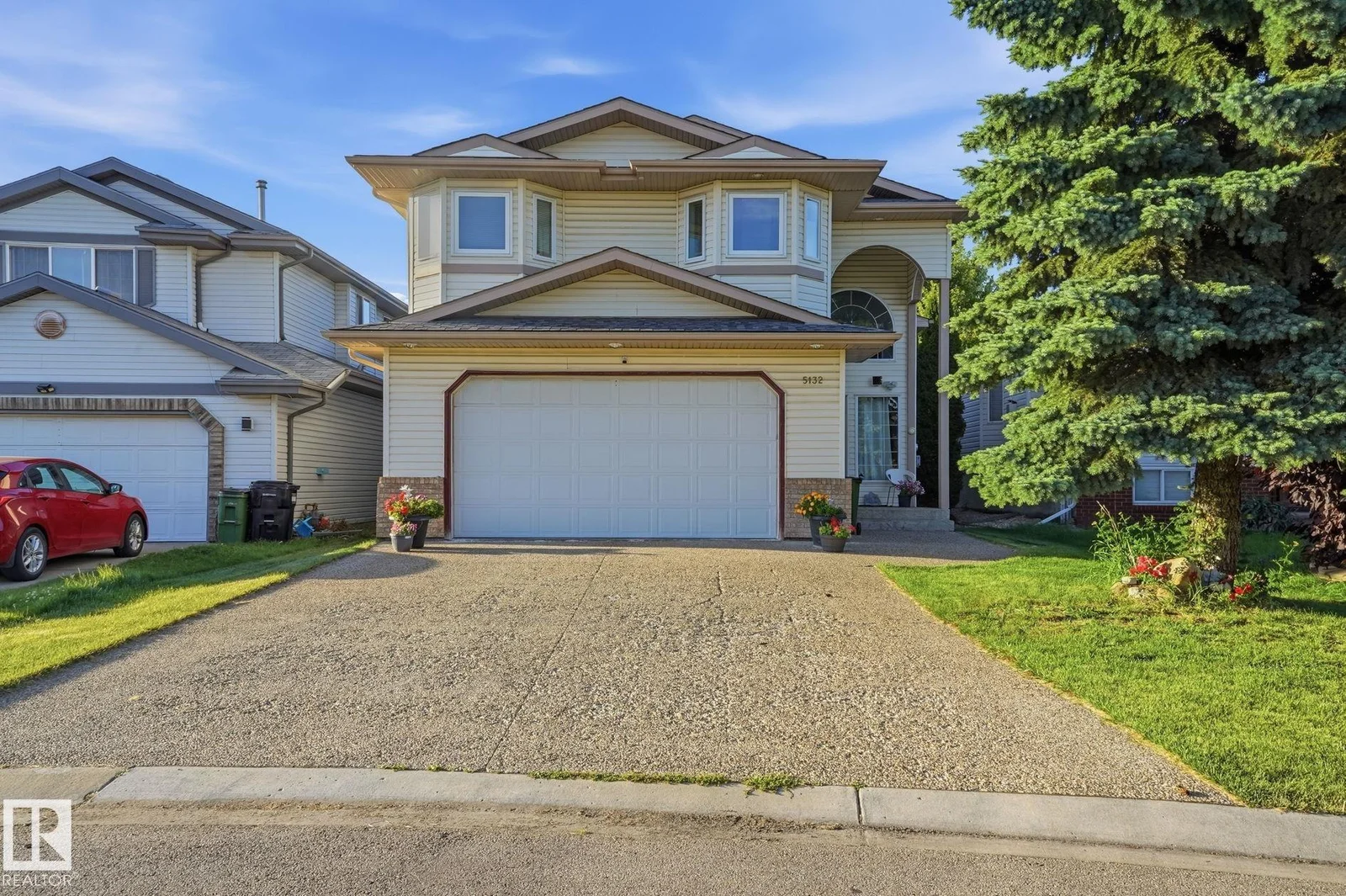 5132 157 AV NW, Edmonton