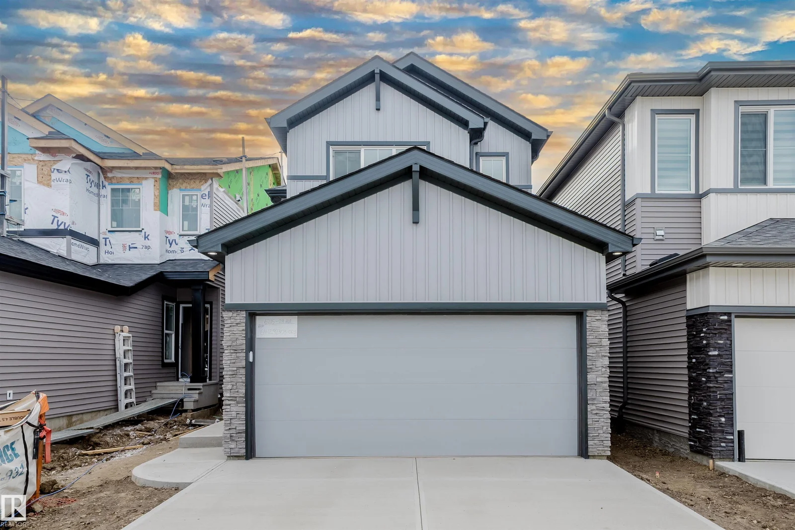 6215 29 AV SW, Edmonton