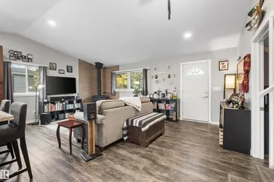 Photo 4 of 4811 60 ST