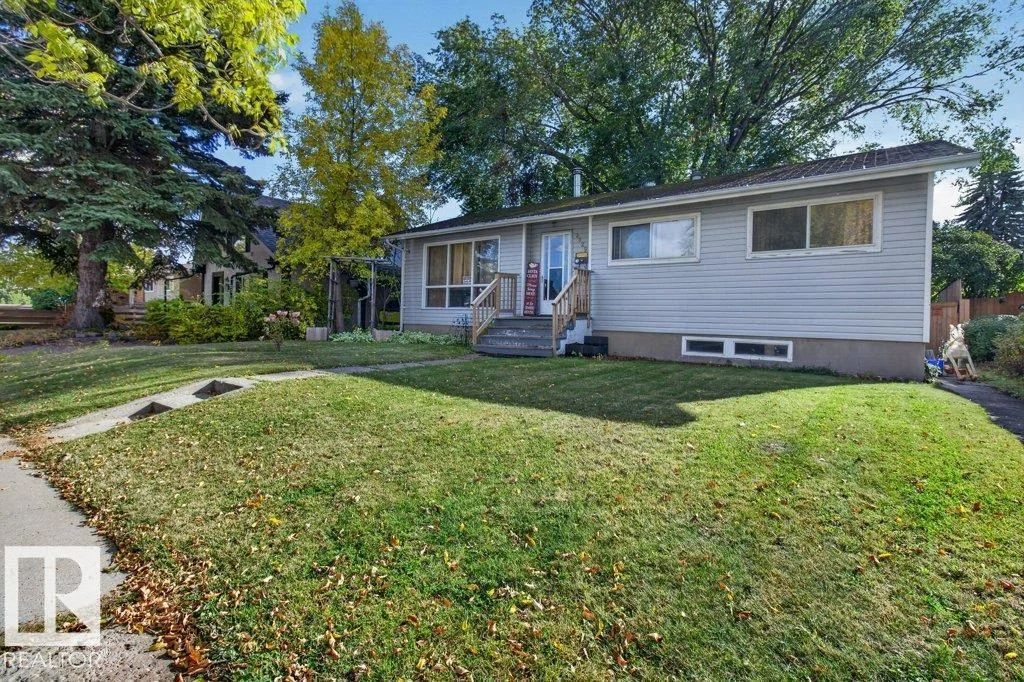 3829 110 AV NW, Edmonton