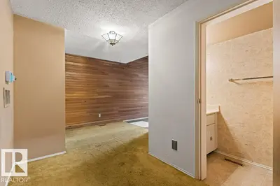 Photo 3 of 3022 108 ST NW