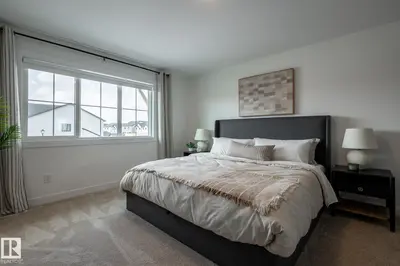 Photo 4 of 307 158 AV NE