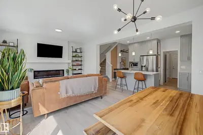 Photo 3 of 23015 96 AV NW