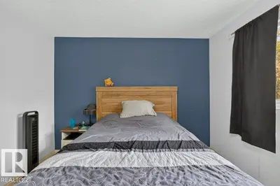 Photo 4 of 17412 95 ST NW