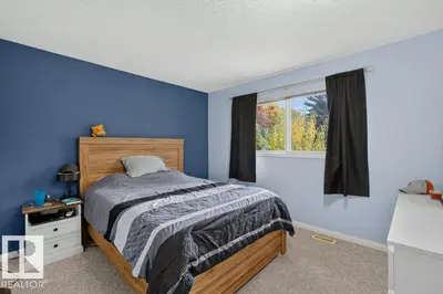 Photo 3 of 17412 95 ST NW