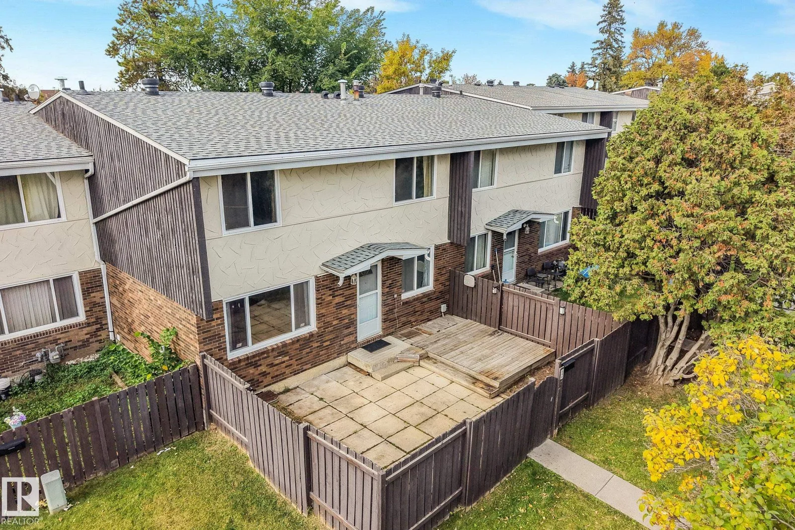 144 ROSELAND VG NW, Edmonton
