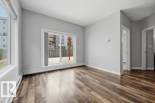 #105 10611 117 ST NW