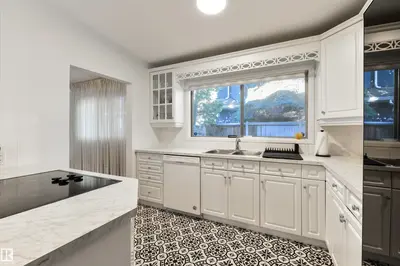 Photo 3 of 24 VALLEYVIEW CR NW