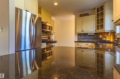 Photo 3 of 4107 122 ST NW