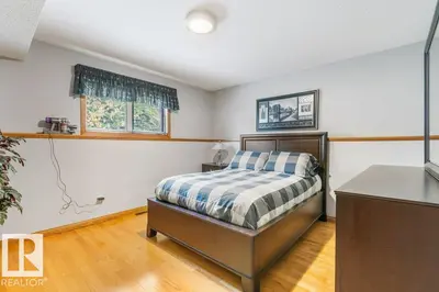 Photo 3 of 21 LORNE CR