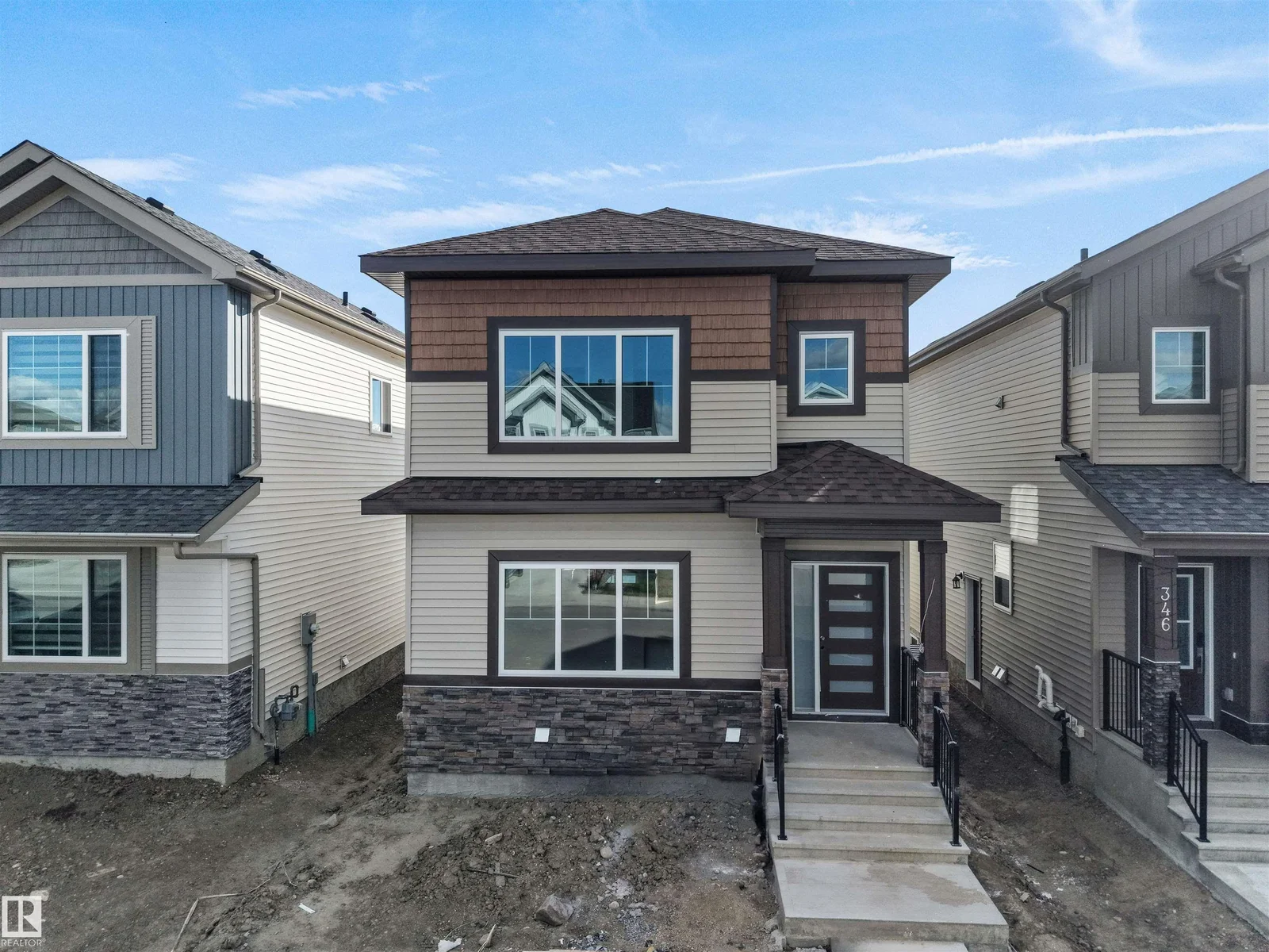 348 ROBERTS WD, Leduc