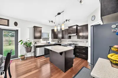 Photo 3 of 3179 WINSPEAR CR SW
