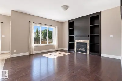 Photo 2 of 258 ALBANY DR NW