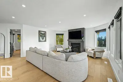 Photo 4 of #21 54324 BELLEROSE DR