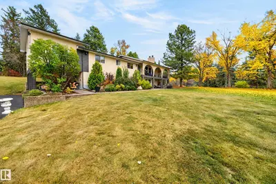 Photo 3 of #253 52349 RGE ROAD 233