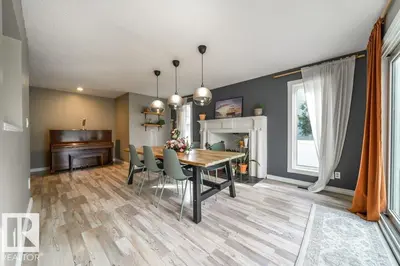 Photo 2 of 3815 36 AV NW