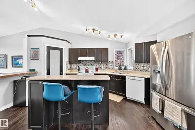 Photo 4 of 21206 88A AV NW
