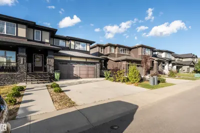 Photo 2 of 2310 WONNACOTT CR SW SW