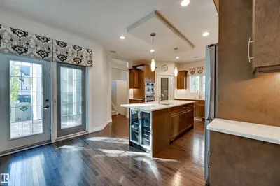 Photo 2 of 2327 FREZENBERG AV NW