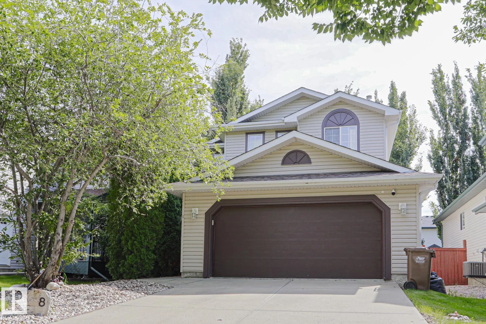 8 Erinwoods PL, St. Albert