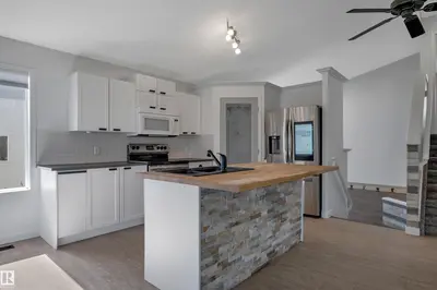 Photo 4 of 32 MEADOWVIEW DR