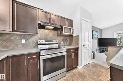 Photo 3 of 21211 59 AV NW