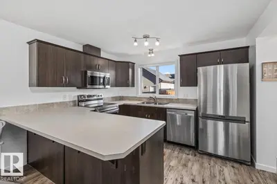 Photo 2 of 3122 ARTHURS CR SW
