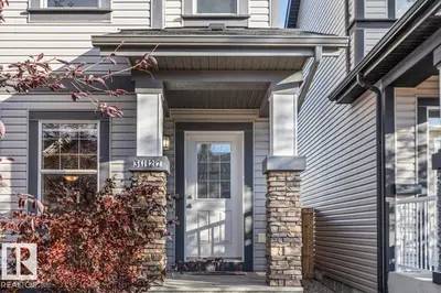 Photo 1 of 3122 ARTHURS CR SW