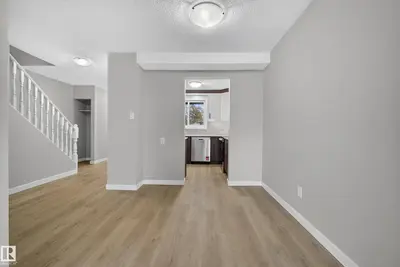 Photo 4 of 3257 142 AV NW