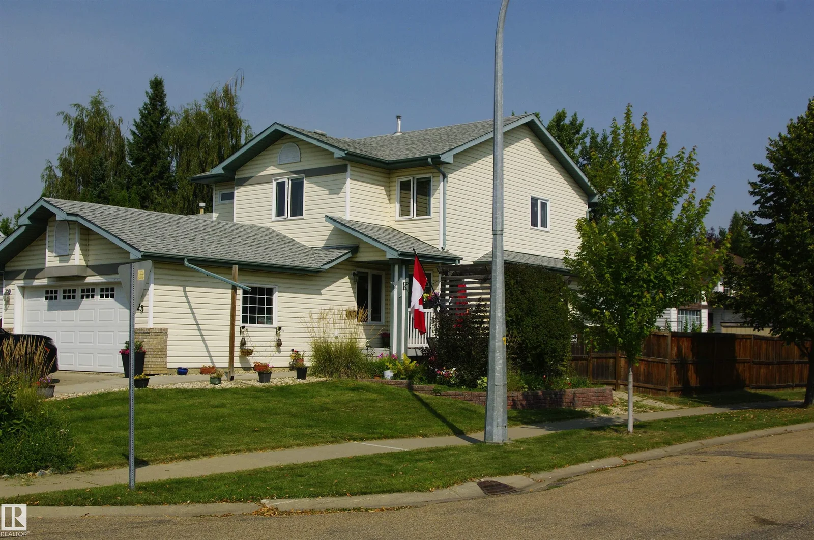 25 Hansen CL, St. Albert