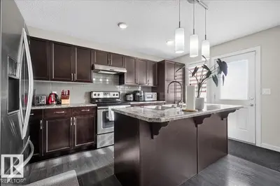 Photo 3 of 2503 20 AV NW