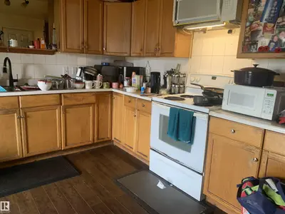 Photo 3 of 28 Brownstone RD