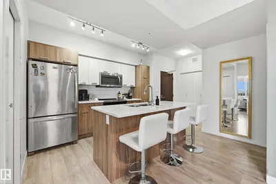 Photo 3 of #2407 10410 102 AV NW