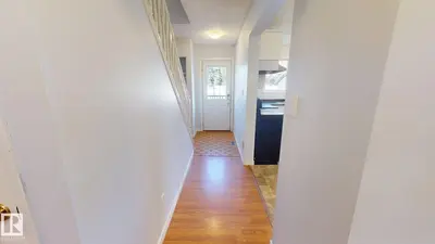 Photo 3 of 240 HUMBERSTONE RD NW