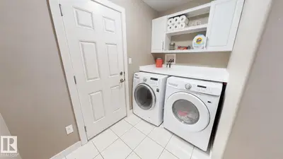 Photo 4 of 3885 GALLINGER LO NW