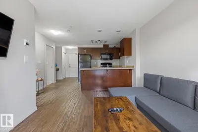 Photo 3 of #303 5521 7 AV SW